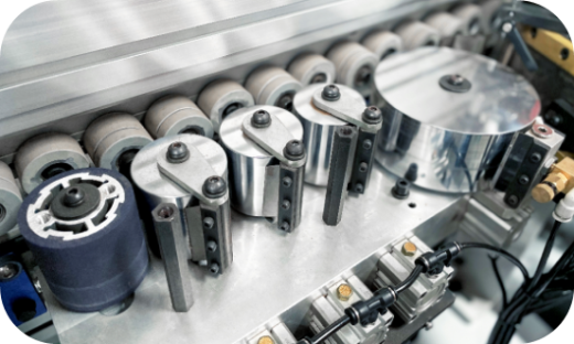 Кромкооблицовочный станок для узких деталей HH-586RLK(45)