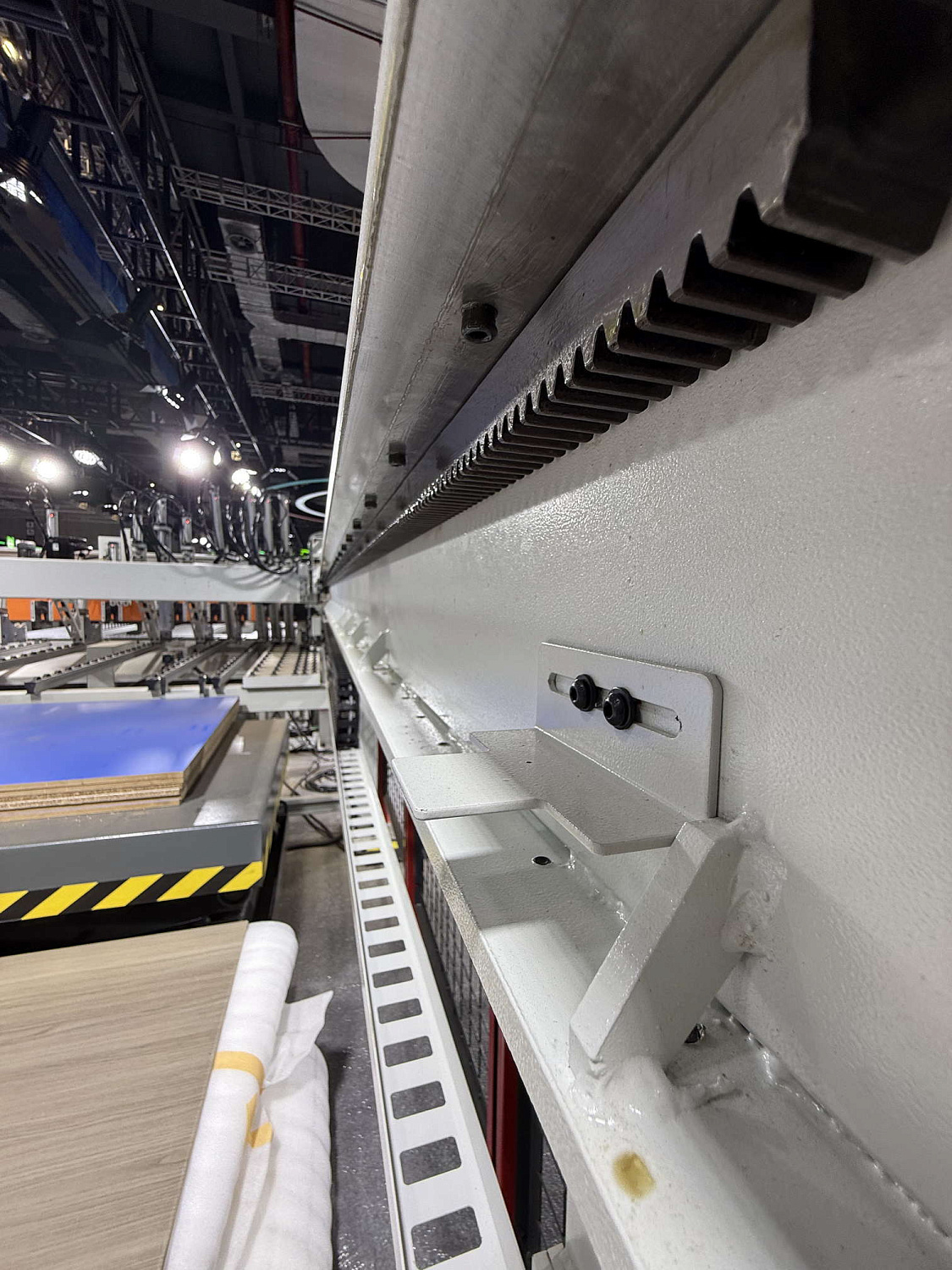 Раскроечный центр HuaHua HP330CL (с задней загрузкой)