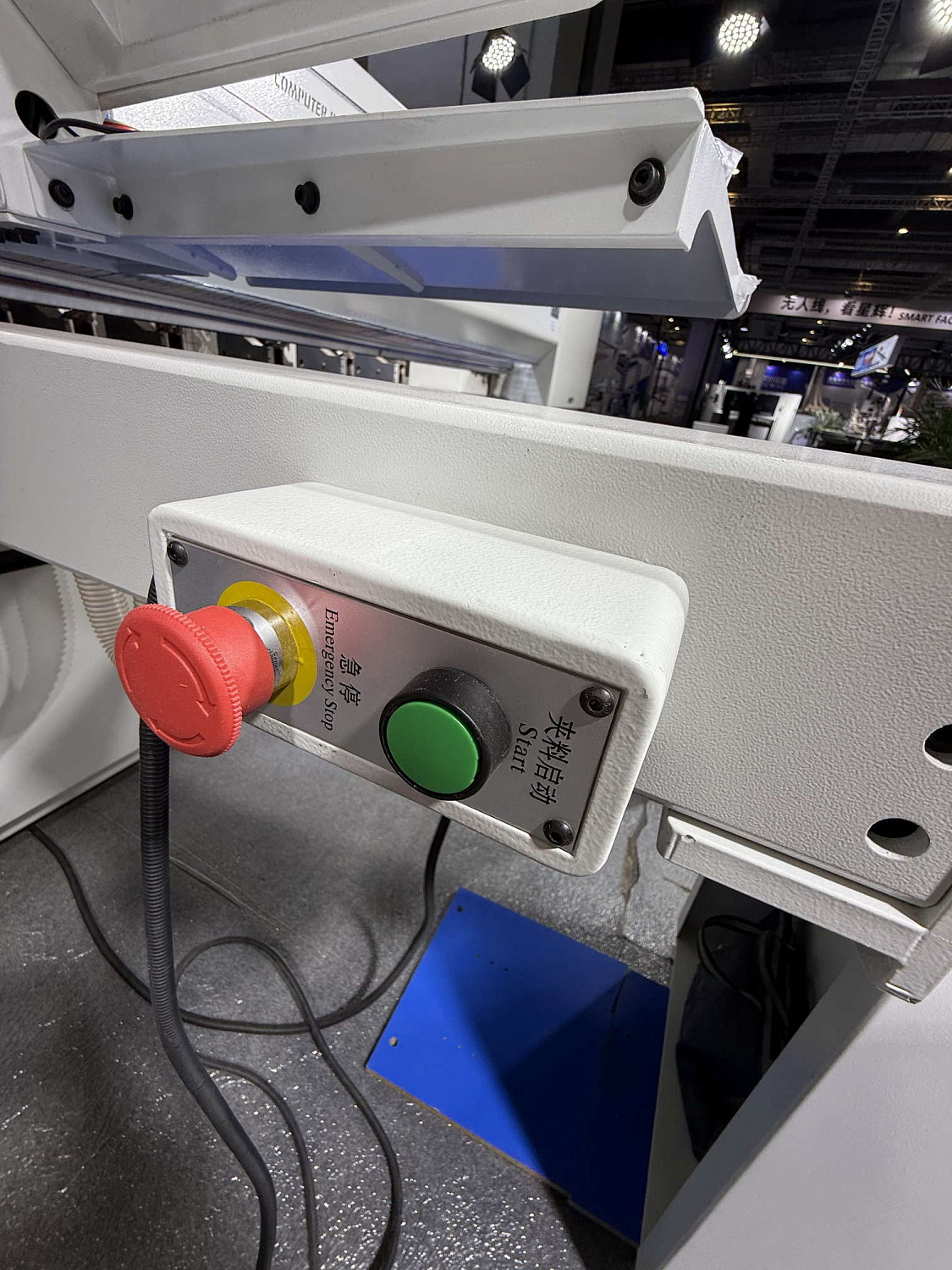 Раскроечный центр HuaHua HP330CL (с задней загрузкой)