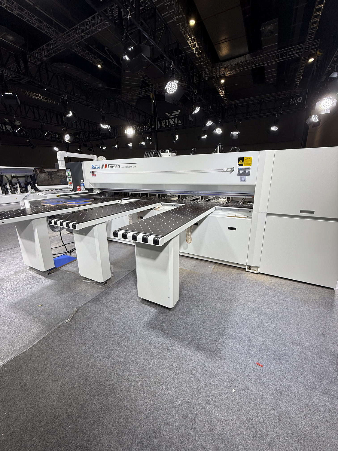 Раскроечный центр HuaHua HP330CL (с задней загрузкой)