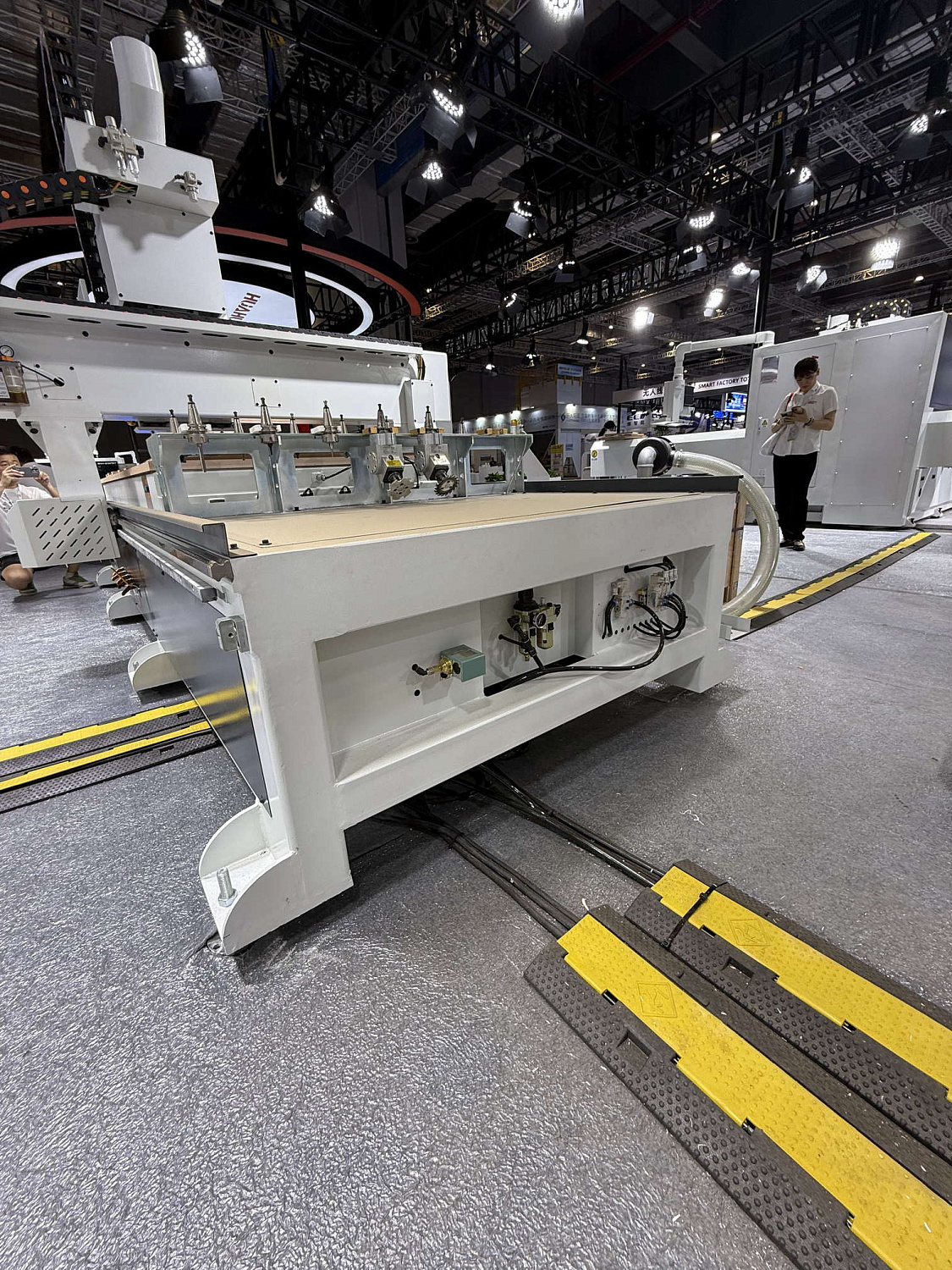 SKG-506TC.  Обрабатывающий центр с ЧПУ С-ось 360 градусов