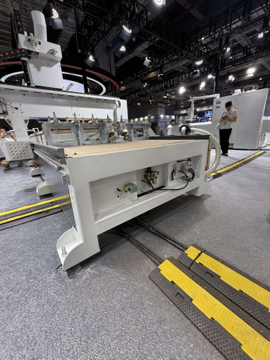 SKG-506TC.  Обрабатывающий центр с ЧПУ С-ось 360 градусов