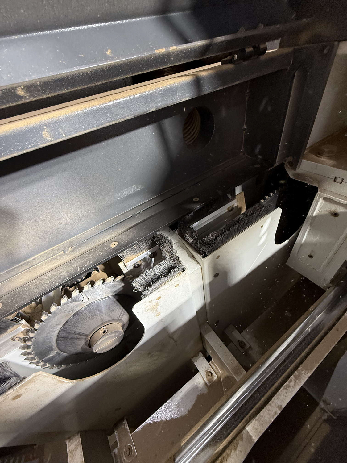 Раскроечный центр HuaHua HP330CL (с задней загрузкой)