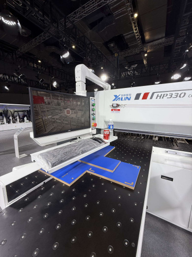 Раскроечный центр HuaHua HP330CL (с задней загрузкой)