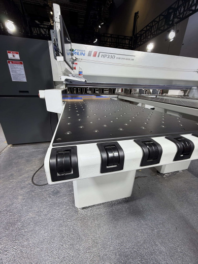 Раскроечный центр HuaHua HP330CL (с задней загрузкой)