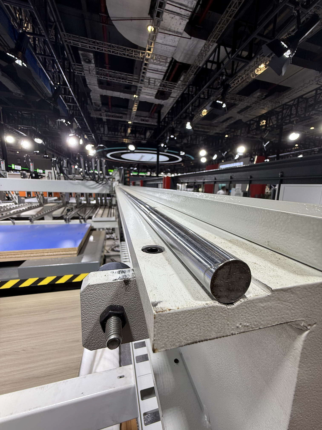 Раскроечный центр HuaHua HP330CL (с задней загрузкой)