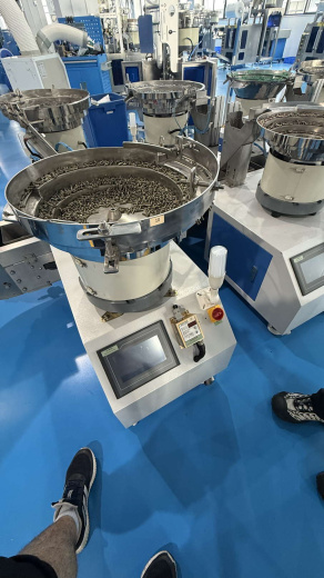 Автоматическая линия для упаковки  фурнитуры