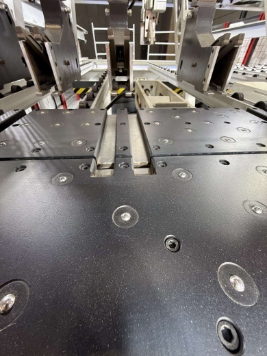 Раскроечный центр HuaHua HP330CL (с задней загрузкой)