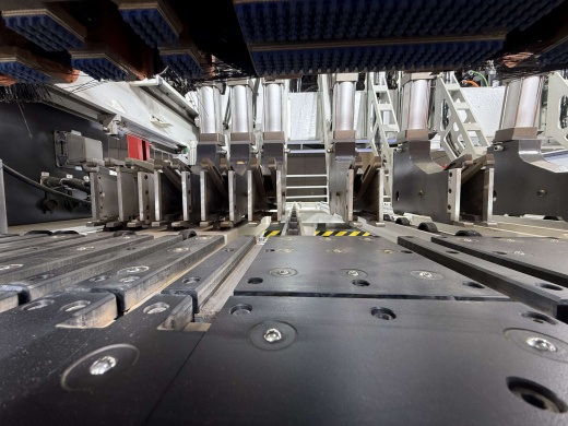 Раскроечный центр HuaHua HP330CL (с задней загрузкой)