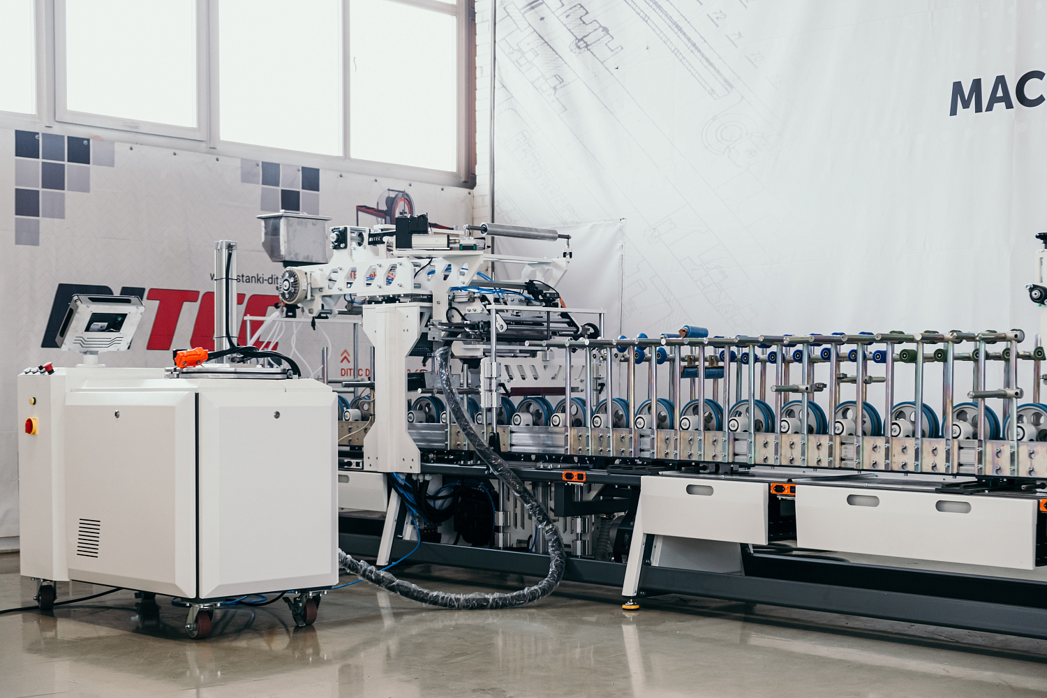 Станок окутывания профильных погонажных изделий DITEC Line 6000/А PUR