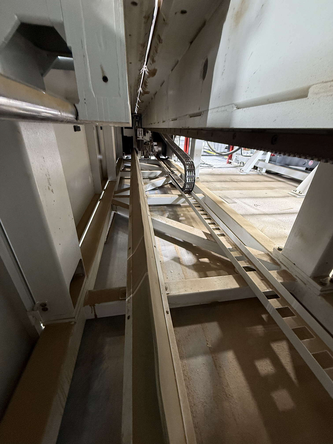 Раскроечный центр HuaHua HP330CL (с задней загрузкой)