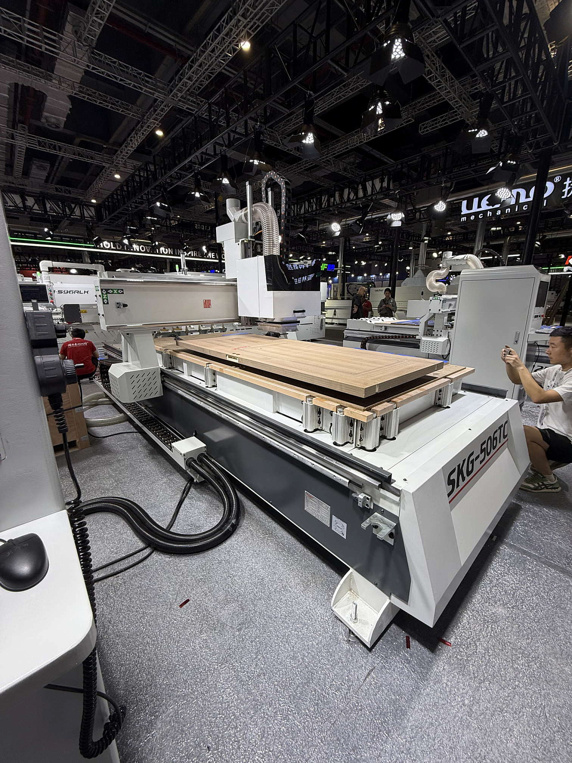 SKG-506TC.  Обрабатывающий центр с ЧПУ С-ось 360 градусов