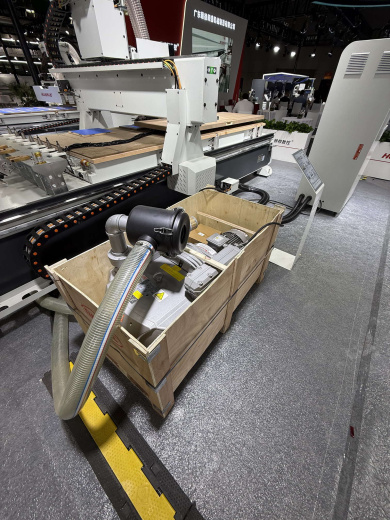 SKG-506TC.  Обрабатывающий центр с ЧПУ С-ось 360 градусов