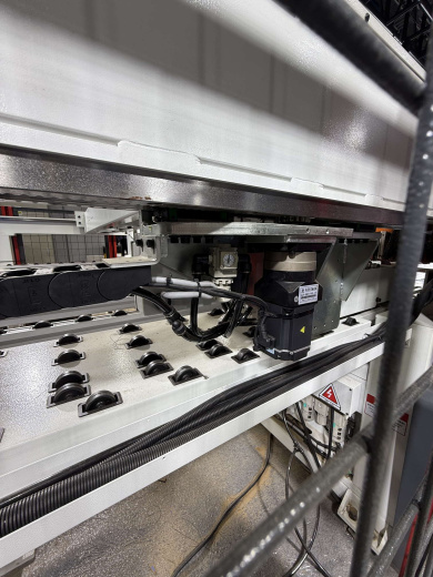 Раскроечный центр HuaHua HP330CL (с задней загрузкой)