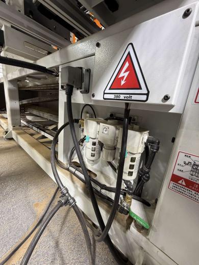 Раскроечный центр HuaHua HP330CL (с задней загрузкой)