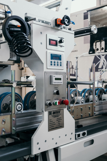 Станок окутывания профильных погонажных изделий DITEC Line 6000/А PUR