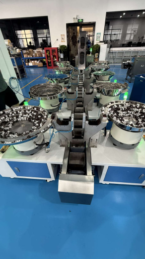 Автоматическая линия для упаковки  фурнитуры