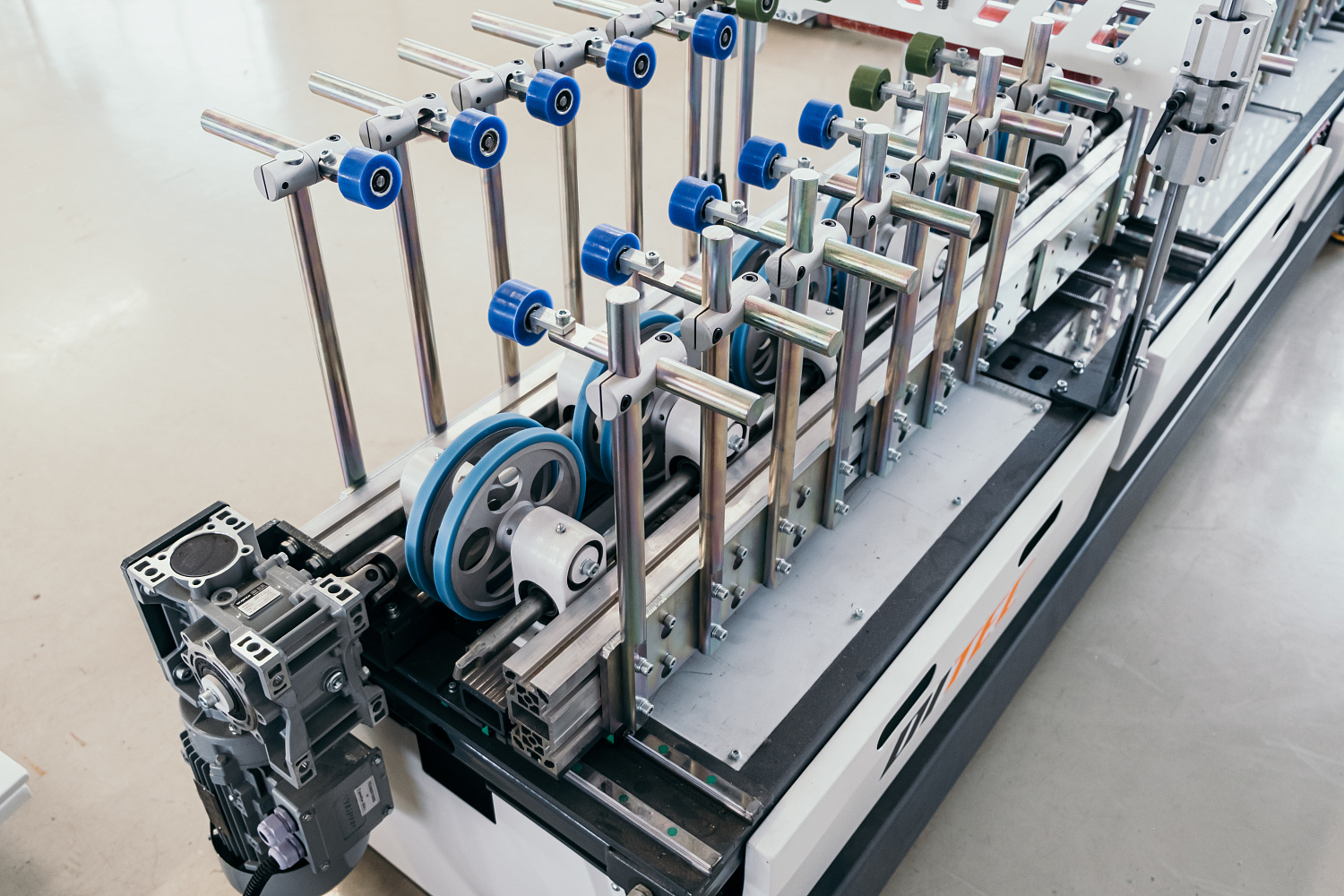 Станок окутывания профильных погонажных изделий DITEC Line 6000/А PUR