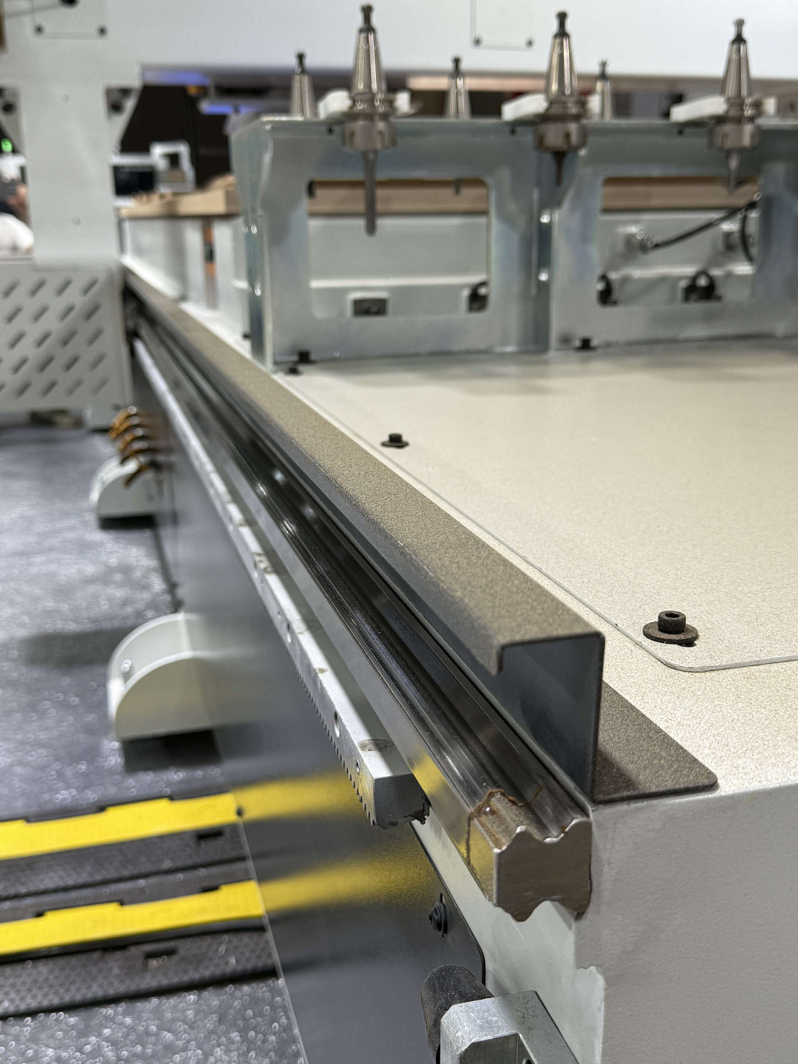 SKG-506TC.  Обрабатывающий центр с ЧПУ С-ось 360 градусов