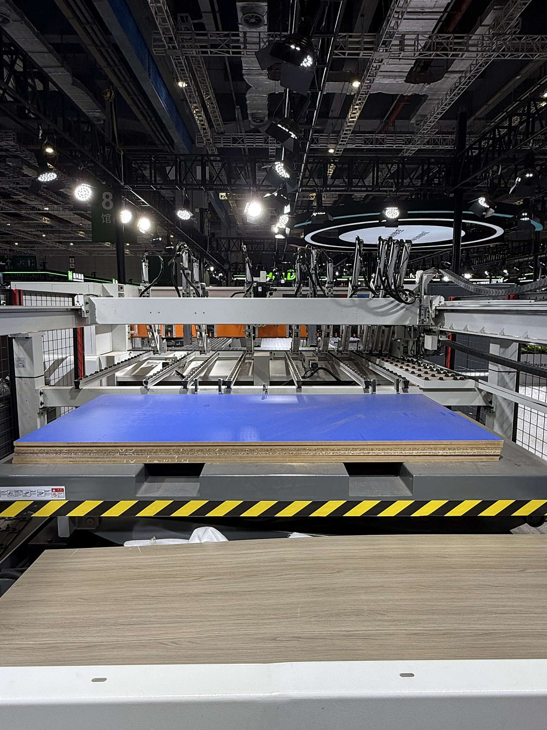 Раскроечный центр HuaHua HP330CL (с задней загрузкой)